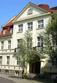 Sitz der Seniorenvereinigung, Harz 41 (Mensa, Dachgeschoss)